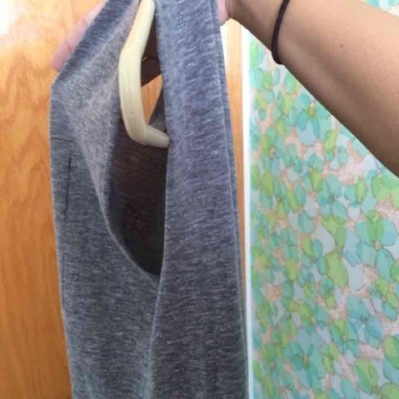 Size small - Picture 3 of 4