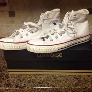 White Converse All-star chucks hightop