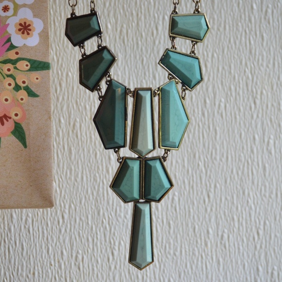 Turquoise statement necklace. - Picture 2 of 4