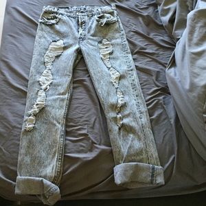 Grey ripped boyfriend jean