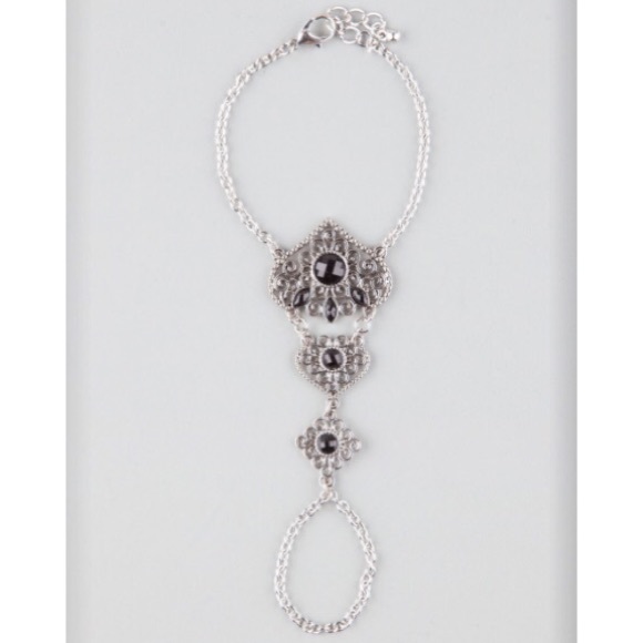 Filigree Stone Hand Harness
