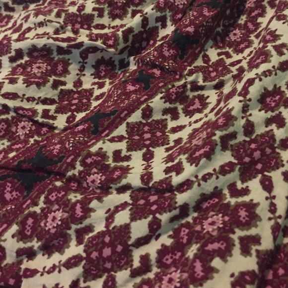 Brandy Melville Patterned Shorts - Picture 2 of 4