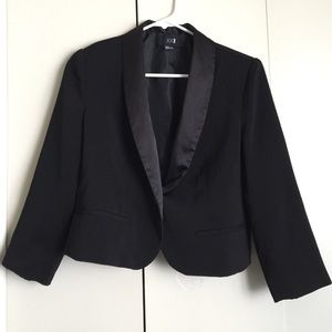 🚨ACCEPTING OFFERS. Black Blazer