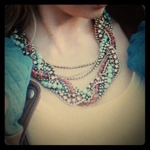 Stella and Dot bamboleo necklace