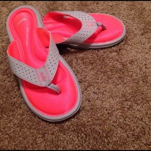 Nike comfort flip flop