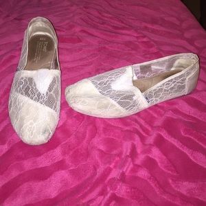 White Lace Toms