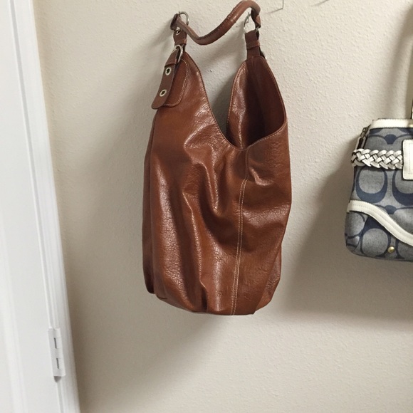 bucket style bag great quality. Temp price drop