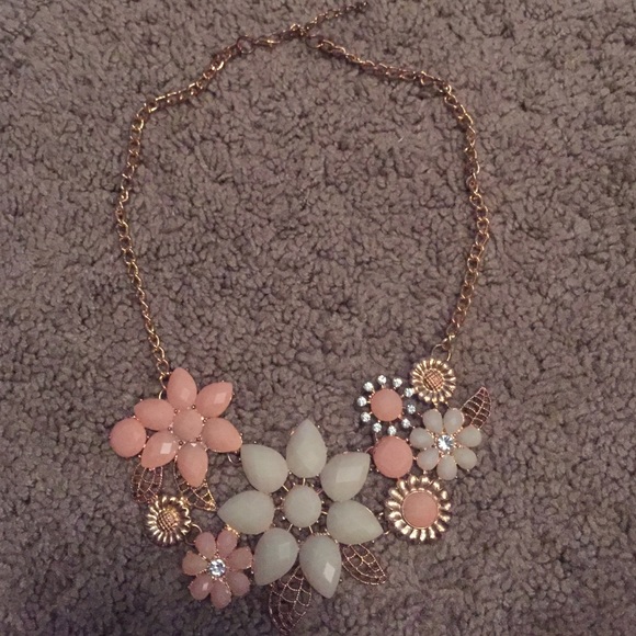 Statement necklace - Picture 1 of 1