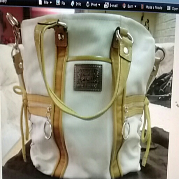 Coach Handbags - NWT Authentic Coach Purse