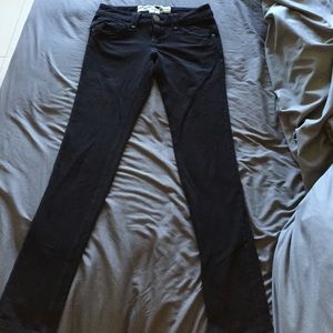 Black skinny jegging