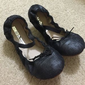 BCBG ballet shoes black