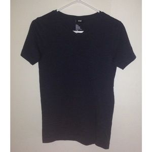 Men's V-neck T-shirt