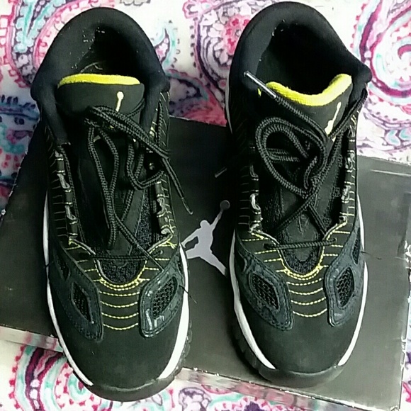 🔴🔴🔴SOLD🔴🔴🔴RETRO 11 LOW - Picture 2 of 4