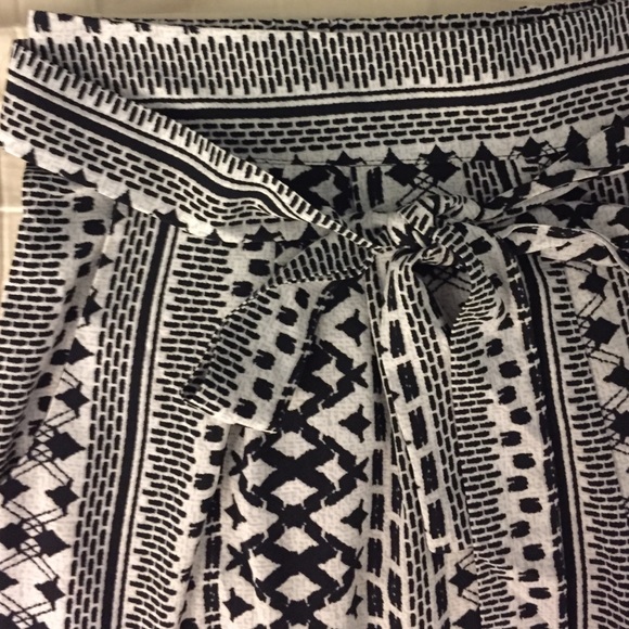 Forever 21 tribal Aztec print pants