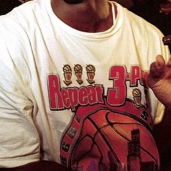 3 peat Chicago Bulls championship tee