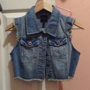 Jean Vest