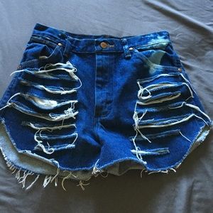 Distressed Highwasted short