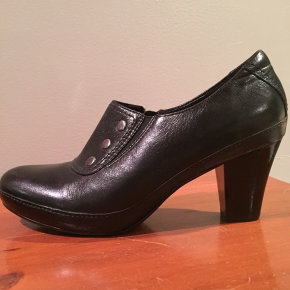 Clarke S Artisan Shoes Clarke S Artisan Shoes
