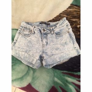 Light acid washed jeans