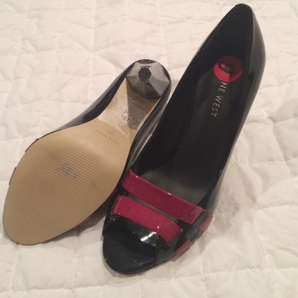 Shoes - Picture 2 of 4