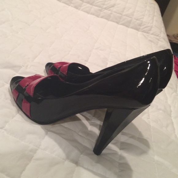 Shoes - Picture 4 of 4