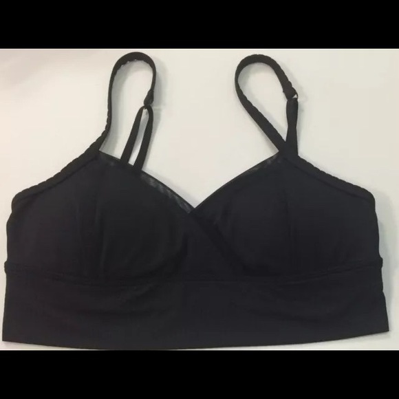 Lululemon rare Black Ujjayi Bra size 4!