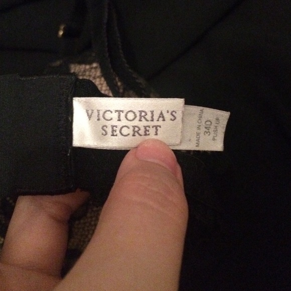Victoria's Secret bra! - Picture 2 of 3