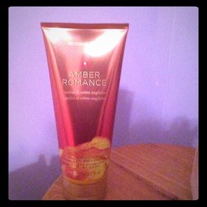 Victoria's Secret Amber Romance Cream 🆕