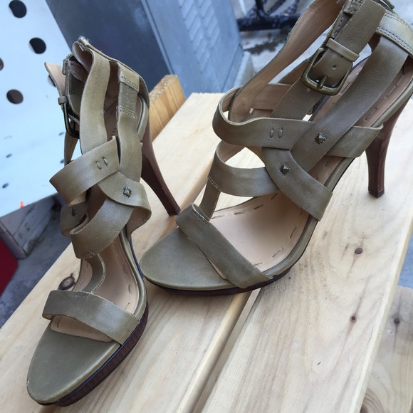 Nine West Sandals with heels, Size 8
