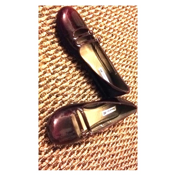Burgundy size 7 American Eagle Mary Janes