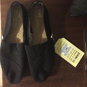Toms