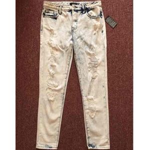 Distressed Boyfriend Jeans