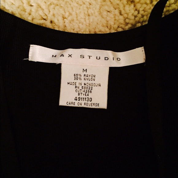 Max 🎈Studio Dress - Picture 3 of 4