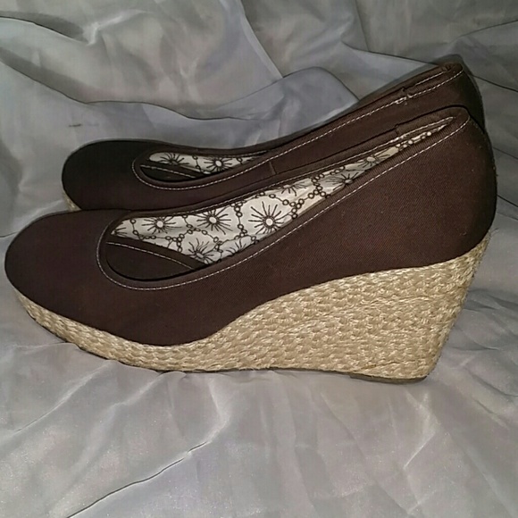 Shoes - Wegde Shoes aize 9 1/2