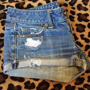 AE Distressed Shortie Shorts!