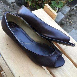 Open toe shoes, size 8