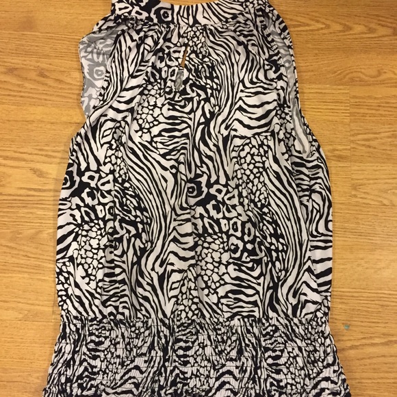 Silk top. - Picture 3 of 3