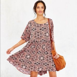Urban Outfitters-Ecote Printed Drippy Tee Dress