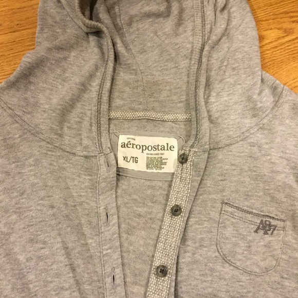 Aero light weight sweat shirt.