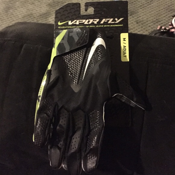 Vapor fly football gloves NEW