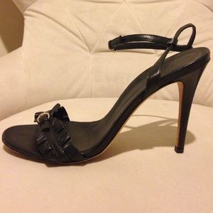 Authentic Vintage Gucci black leather heels