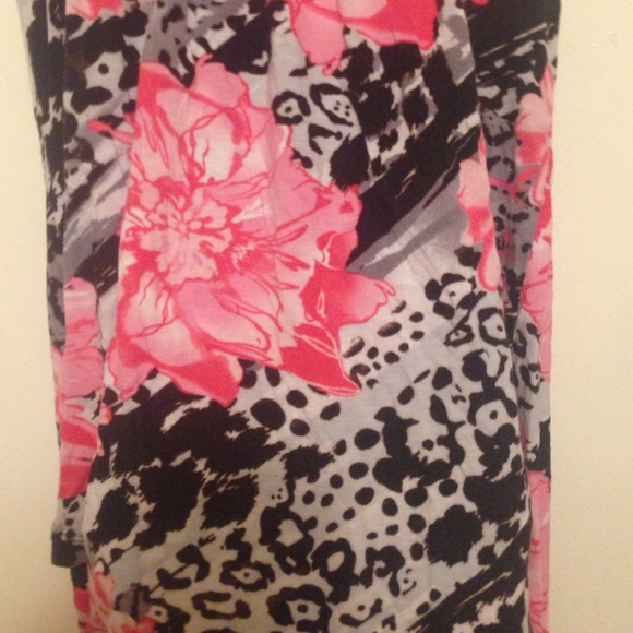 Flowy Racerback Tank Top - Picture 3 of 3