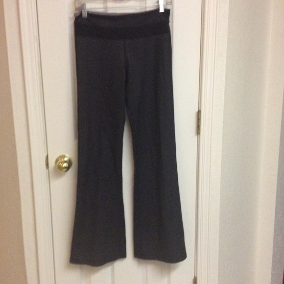 Lululemon dark denim size 6 yoga reversible