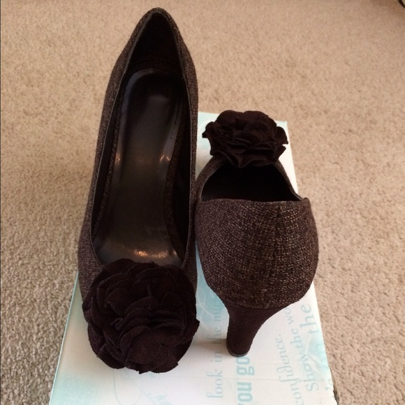 Shoes - Picture 2 of 3