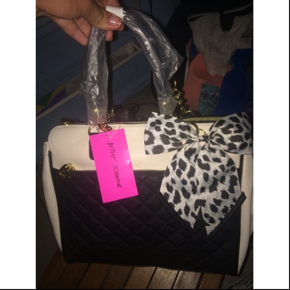 Betsey Johnson be mine handbag