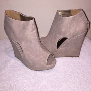 Tan Wedges