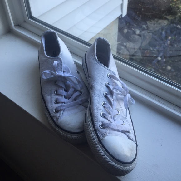 White leather low top converse all stars - Picture 2 of 3