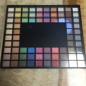 Brand new eyeshadow pallete