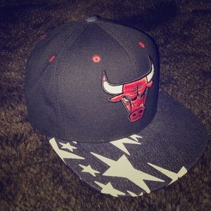 *NEW* Official Mitchell & Ness Bulls SnapBack.