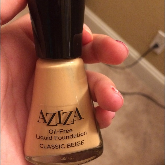 Aziza oil-free foundation - Picture 1 of 1